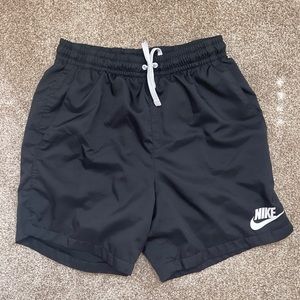 Nike Men’s Black Athletic Shorts W/ Drawstring, Pockets, & Lining Size S.